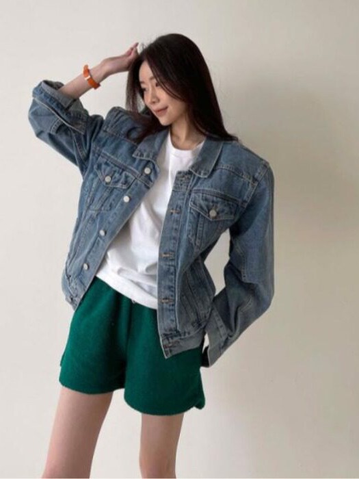 Street Fashion Hong Kong - Giacca di jeans classica e intramontabile