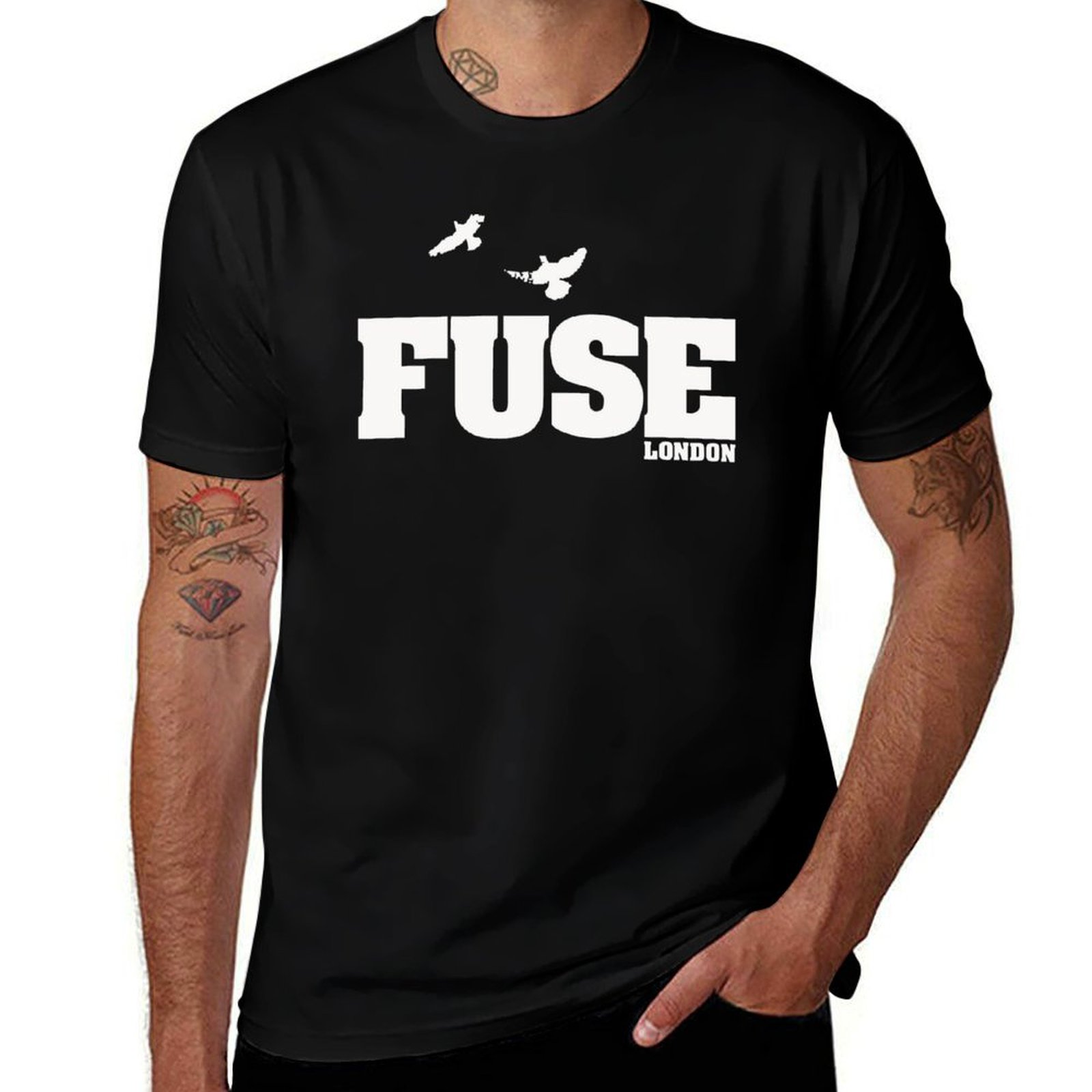 Street Fashion In London - T-shirt Fuse London, maglietta casual alla