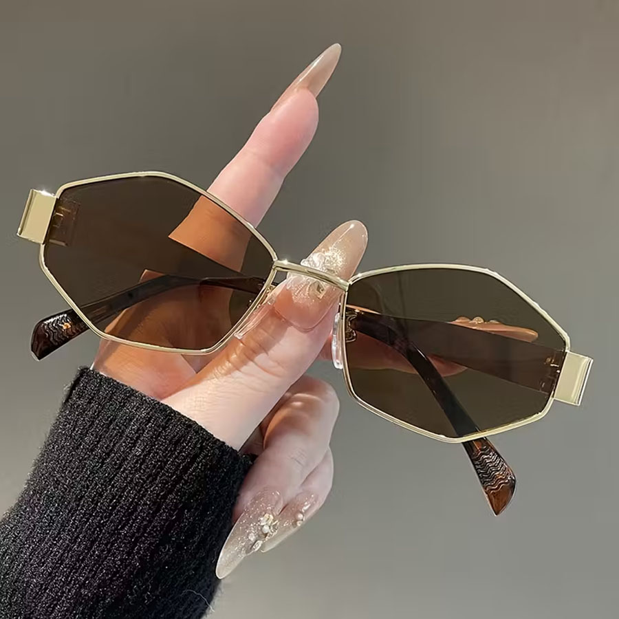 1 paio di occhiali alla moda r - Street Fashion Pose recensione e prezzo
