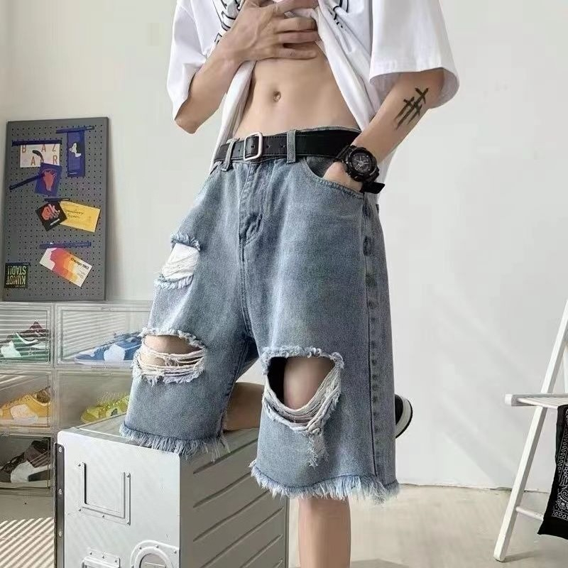 Shorts in denim strappati da u - Street Fashion Hong Kong recensione e prezzo