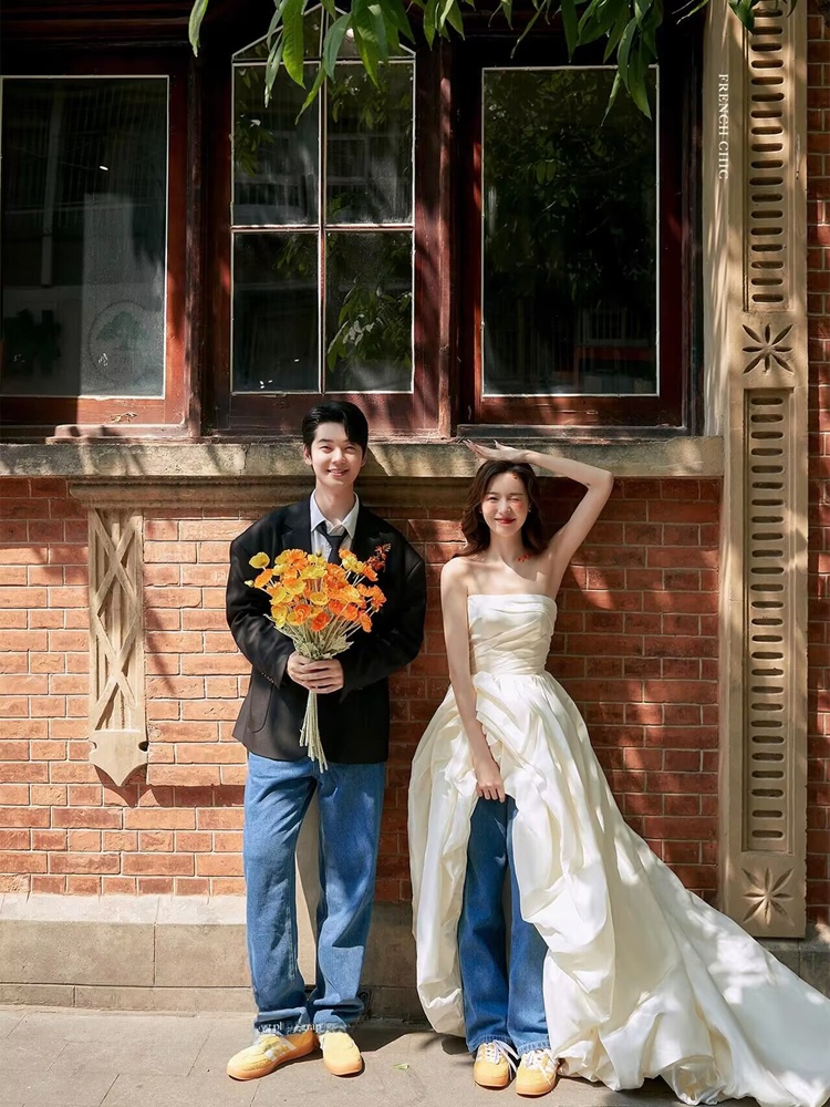 Abito da sposa in denim alla m - Street Fashion Photography recensione e prezzo