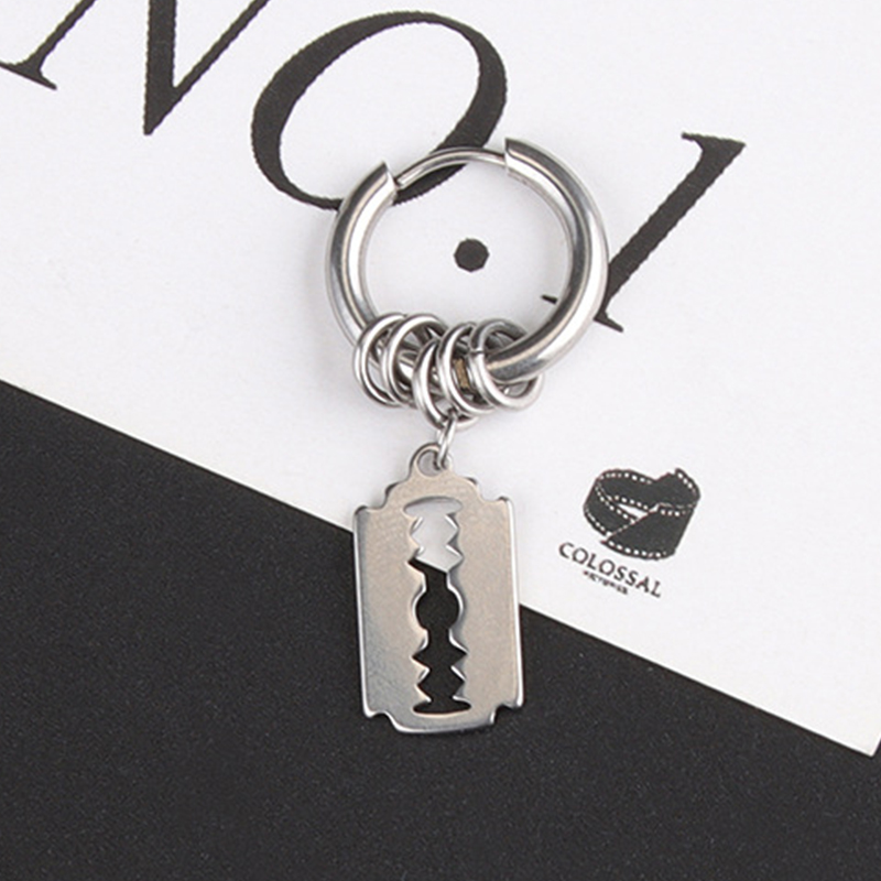 Orecchini con lama in acciaio  - Street Fashion Earrings recensione e prezzo