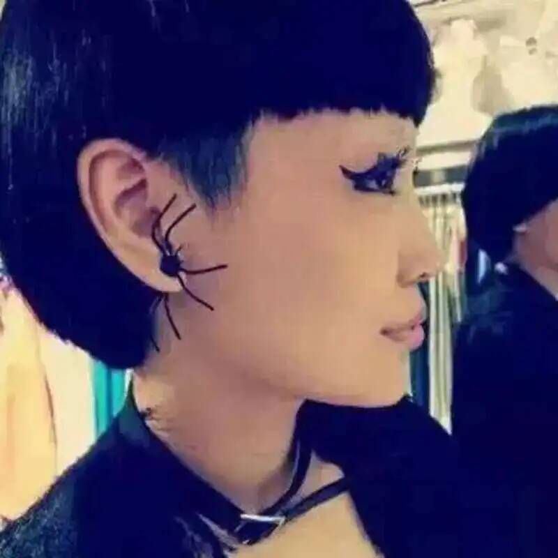 1 paio di orecchini punk stree - Street Fashion Earrings recensione e prezzo