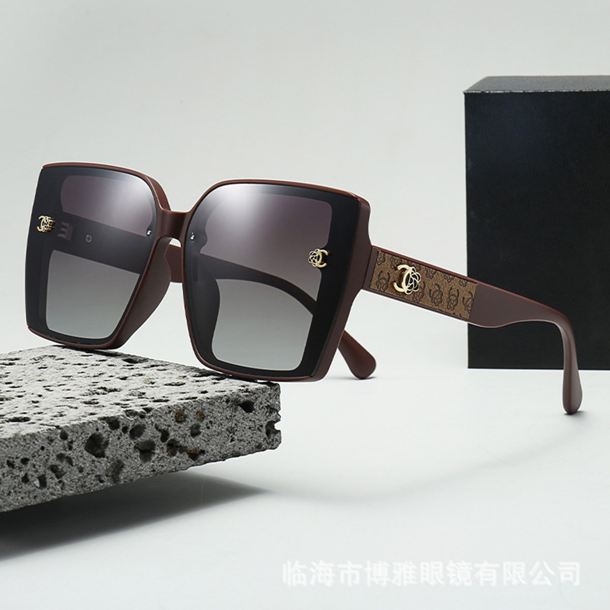 Nuovi Occhiali da Sole alla Mo - Street Fashion Definition recensione e prezzo