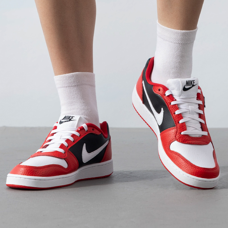 Sneakers basse Nike Ebernon Lo - Street Fashion Hong Kong recensione e prezzo